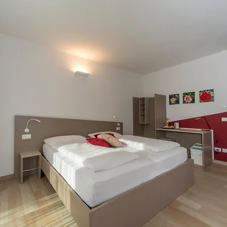 8 Grappoli Agritur Trente
