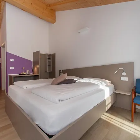 8 Grappoli Agritur Trydent